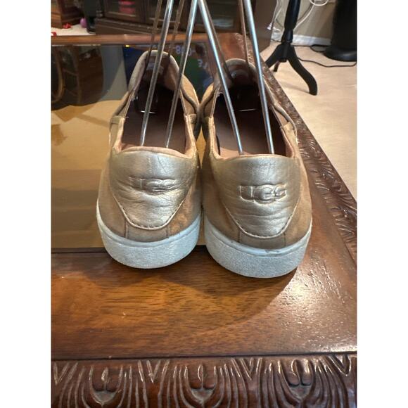 Womens UGG Suede Slip On Shoes. Size 9 - Picture 5 of 6